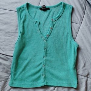 SEAFOAM BLUE BUTTON CROPED TANK TOP